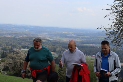 Joachim Reitbauer, Leopold Kasseckert und Robert Göls beim Gehen